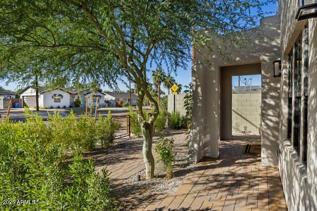 914 E SHERIDAN Street, Phoenix, AZ 85006