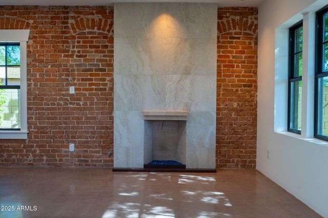 914 E SHERIDAN Street, Phoenix, AZ 85006