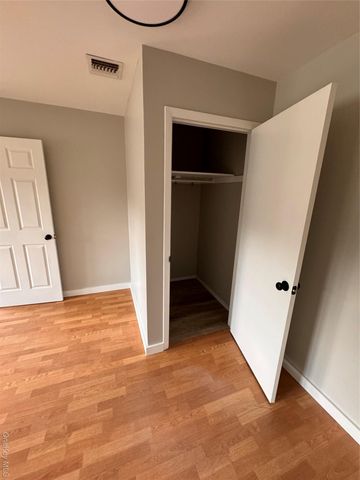 282 16th St, West Babylon, NY 11704