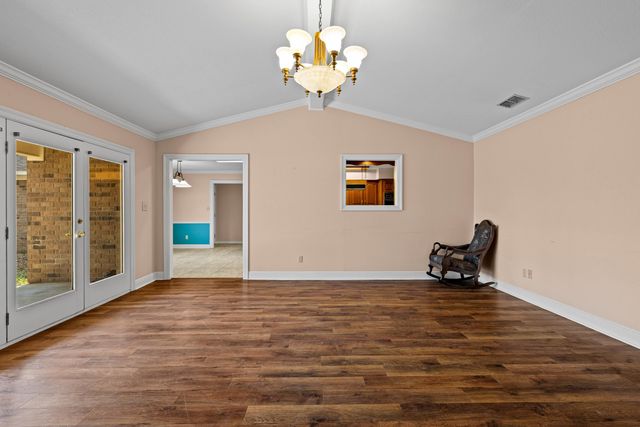 111 Lindsey Brook Lane, Longview, TX 75601