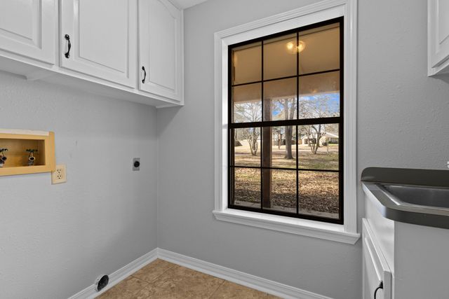 111 Lindsey Brook Lane, Longview, TX 75601