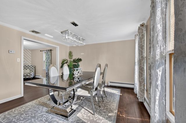 8 Marks Way, Sutton, MA 01590