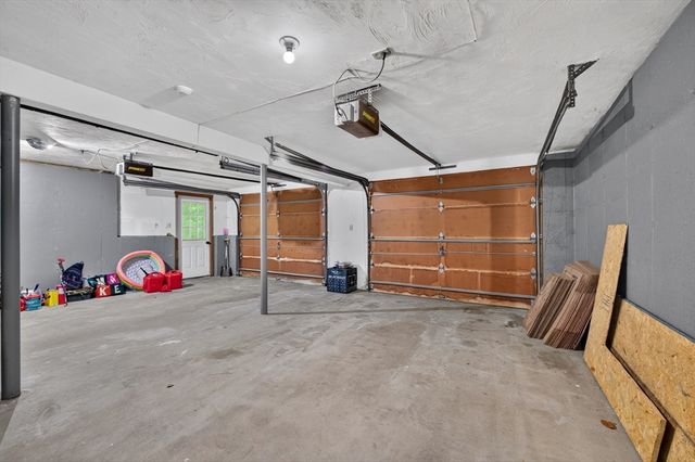 8 Marks Way, Sutton, MA 01590