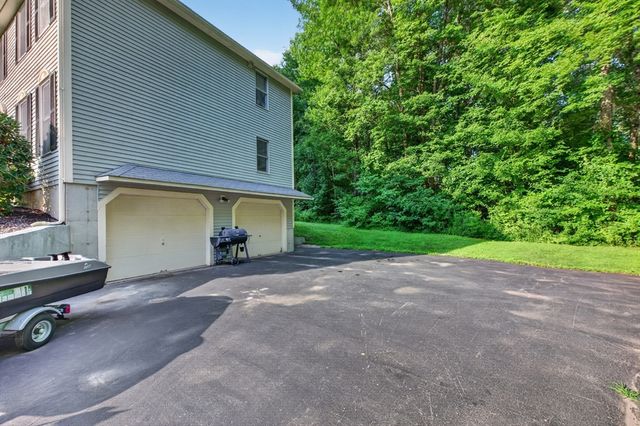 8 Marks Way, Sutton, MA 01590