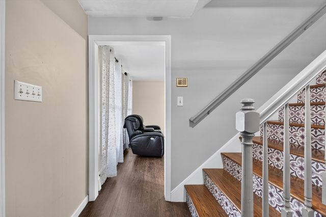 8 Marks Way, Sutton, MA 01590