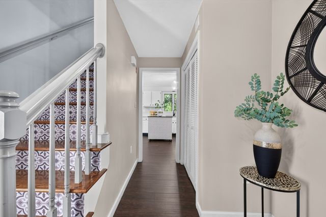 8 Marks Way, Sutton, MA 01590