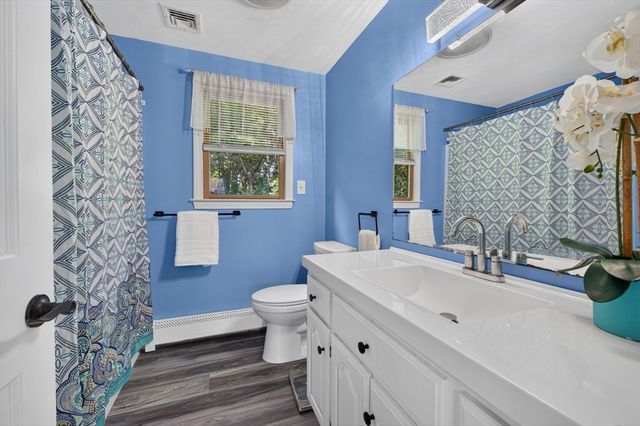 8 Marks Way, Sutton, MA 01590