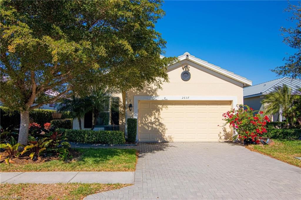 2637 Vareo CT, Cape Coral, FL 33991