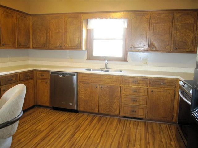 3904 N 29th Street, St Joseph, MO 64506