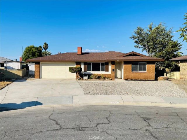 678 Monterey Place, Hemet, CA 92543