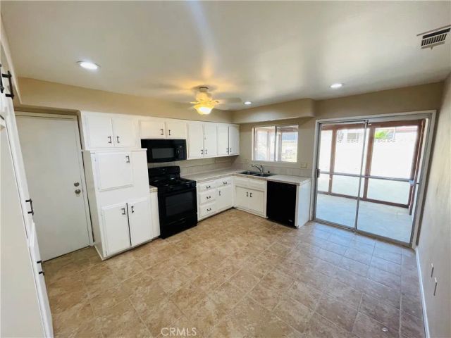 678 Monterey Place, Hemet, CA 92543