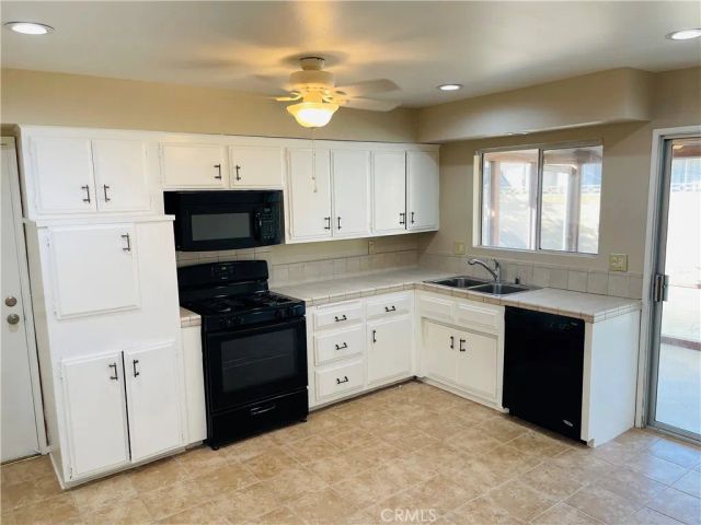 678 Monterey Place, Hemet, CA 92543