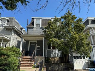 11 Chestnut Street, Rutherford, NJ 07070