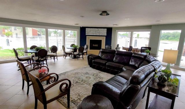 302 LAKE PARSONS GREEN 102, Brandon, FL 33511