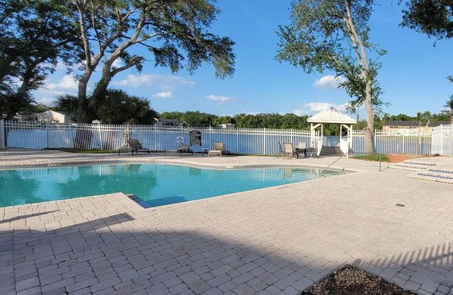 302 LAKE PARSONS GREEN 102, Brandon, FL 33511