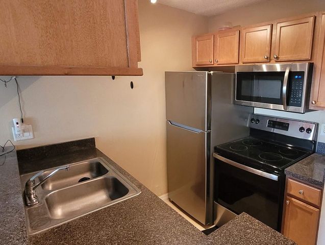 302 LAKE PARSONS GREEN 102, Brandon, FL 33511