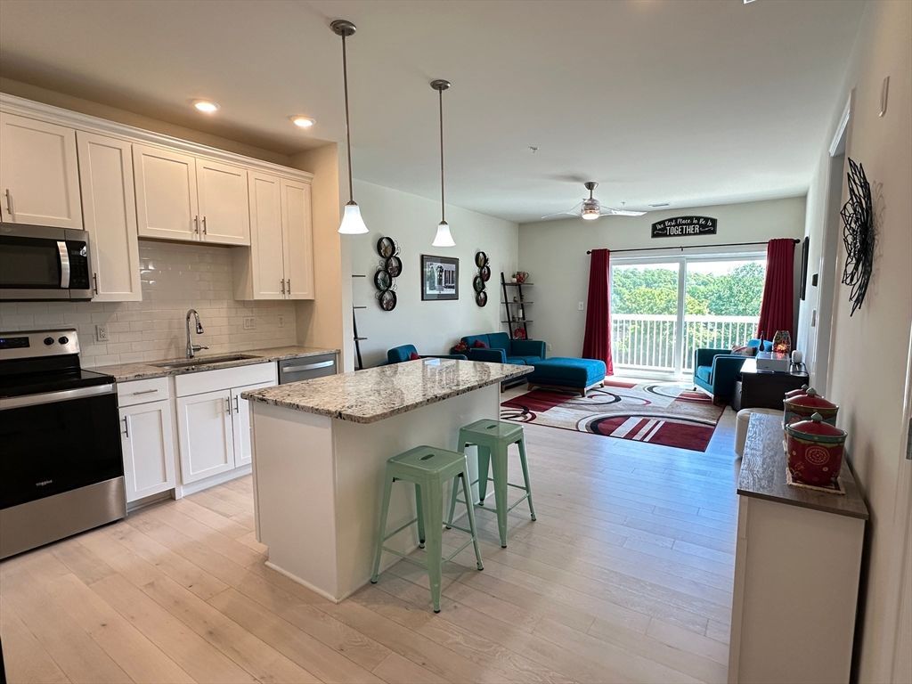 1108 Peters Farm Way 1108, Westborough, MA 01581