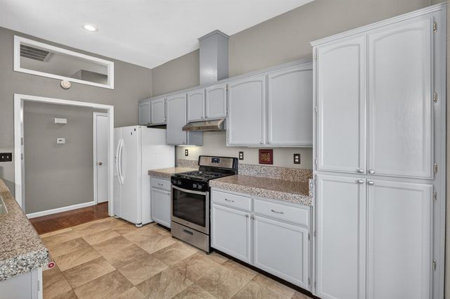 8505 Ardennes Way, Elk Grove, CA 95758