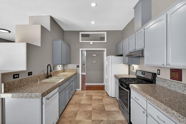 8505 Ardennes Way, Elk Grove, CA 95758