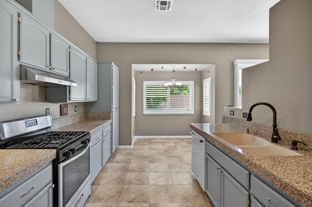 8505 Ardennes Way, Elk Grove, CA 95758