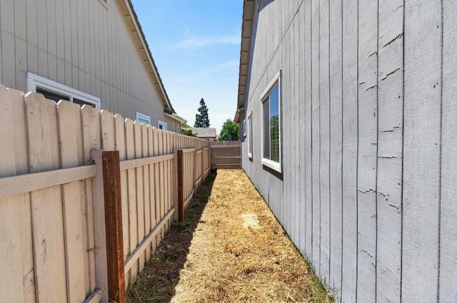 8505 Ardennes Way, Elk Grove, CA 95758