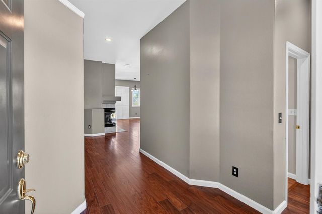 8505 Ardennes Way, Elk Grove, CA 95758