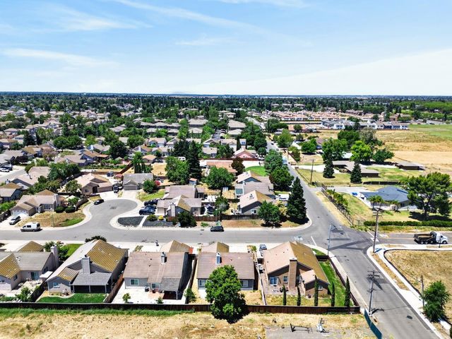 8505 Ardennes Way, Elk Grove, CA 95758