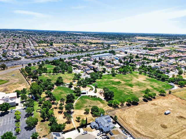 8505 Ardennes Way, Elk Grove, CA 95758