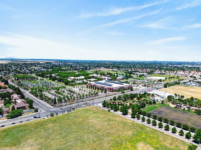 8505 Ardennes Way, Elk Grove, CA 95758