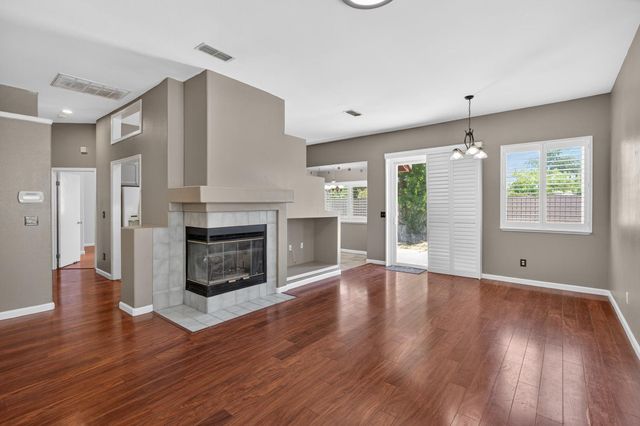8505 Ardennes Way, Elk Grove, CA 95758