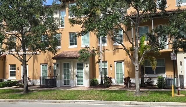 819 SW 147th Ave 1405, Pembroke Pines, FL 33027