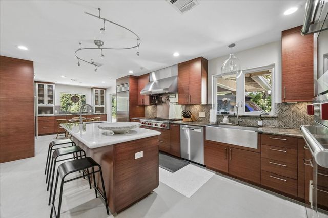 623 Pinehaven Drive, Houston, TX 77024