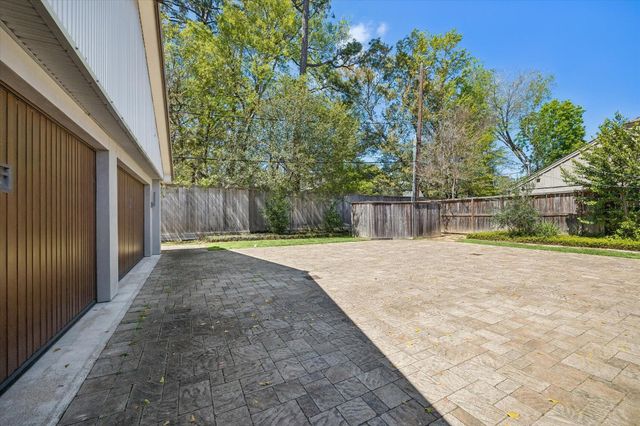 623 Pinehaven Drive, Houston, TX 77024