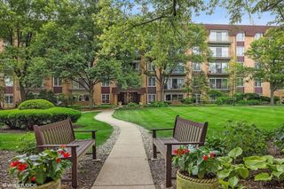 445 N Park Boulevard 3D, Glen Ellyn, IL 60137