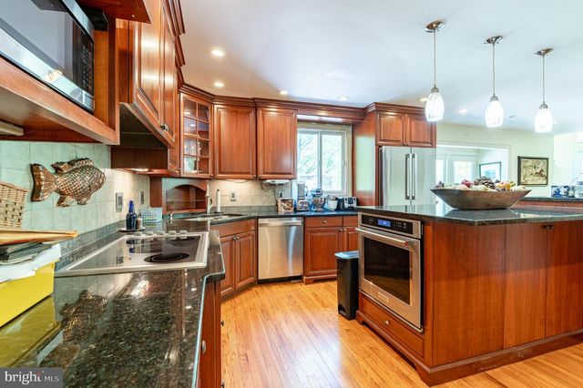 12 UPPER CREEK RD., Stockton, NJ 08559