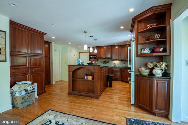 12 UPPER CREEK RD., Stockton, NJ 08559