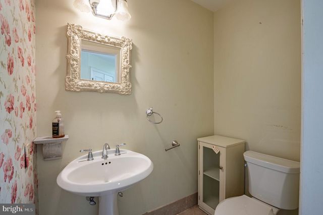 12 UPPER CREEK RD., Stockton, NJ 08559