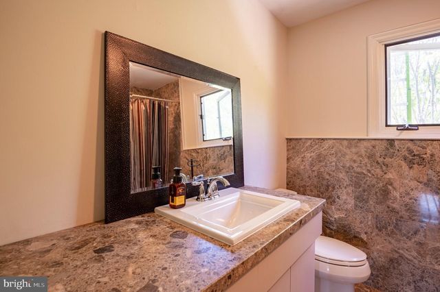 12 UPPER CREEK RD., Stockton, NJ 08559