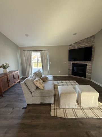 15180 Emory Circle, Apple Valley, MN 55124