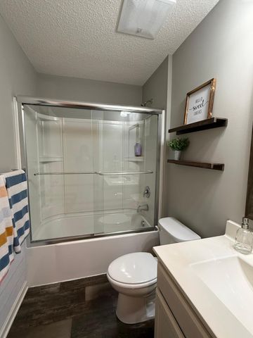 15180 Emory Circle, Apple Valley, MN 55124