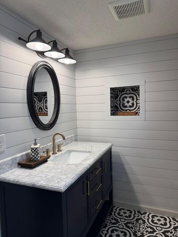 15180 Emory Circle, Apple Valley, MN 55124