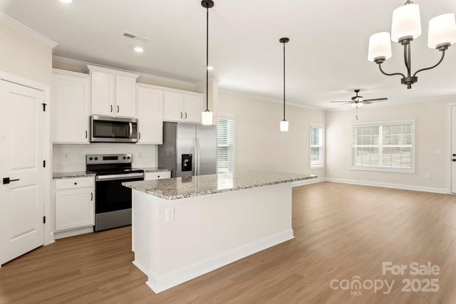 112 Sandypark Court, Troutman, NC 28166