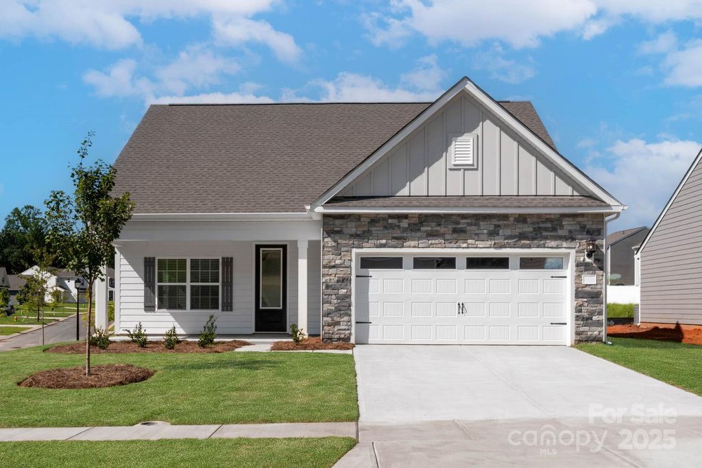 112 Sandypark Court, Troutman, NC 28166