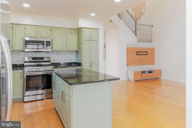 21 STOKES RD, Mount Laurel, NJ 08054