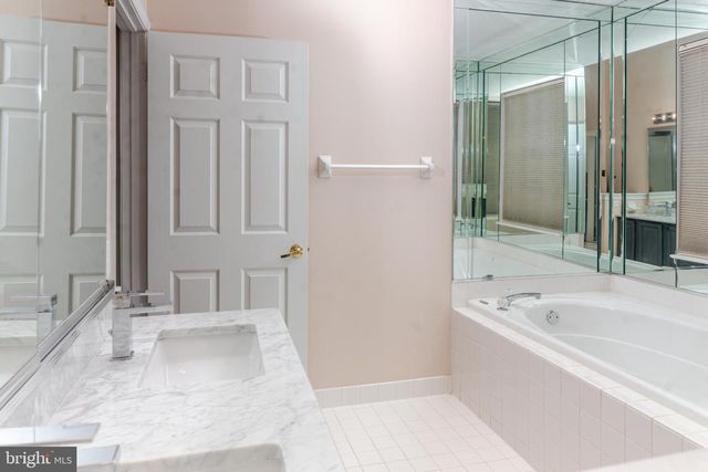 21 STOKES RD, Mount Laurel, NJ 08054