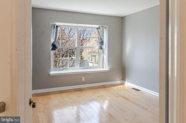 21 STOKES RD, Mount Laurel, NJ 08054