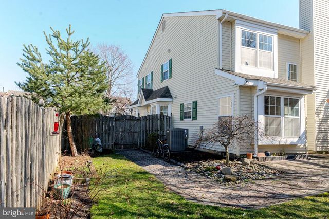 21 STOKES RD, Mount Laurel, NJ 08054