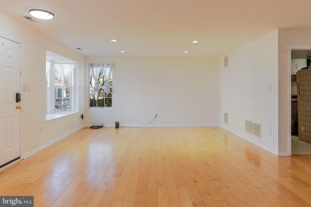 21 STOKES RD, Mount Laurel, NJ 08054