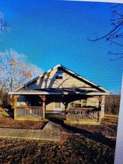 887 S Magnolia Avenue, Whitwell, TN 37397