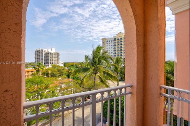 1 Alhambra Cir 601, Coral Gables, FL 33134